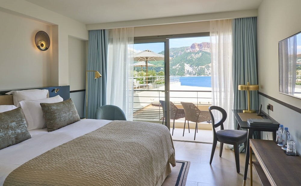 Фото Hôtel Les Roches Blanches