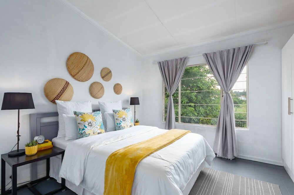 Фото Bedford Manor