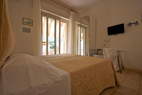 Внешний вид отеля Hotel Euromar в Массе, фото 5