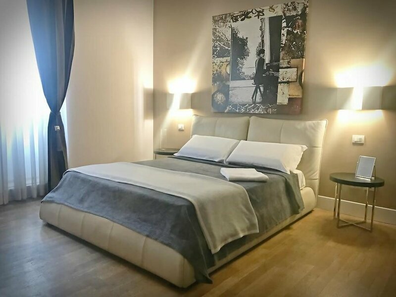 Гостиница Cardilli Luxury Rooms в Риме