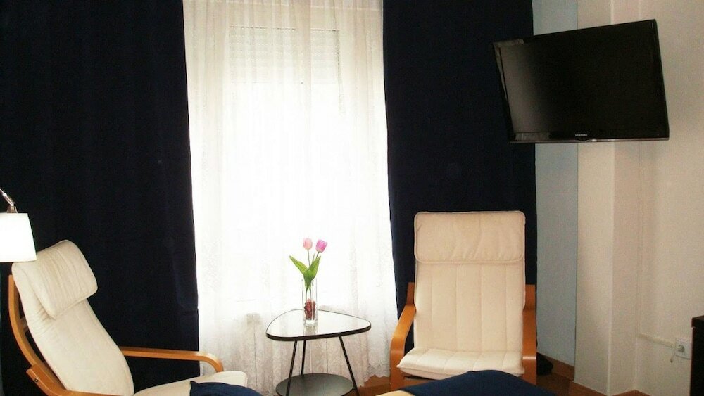 Фото Hostal Mara