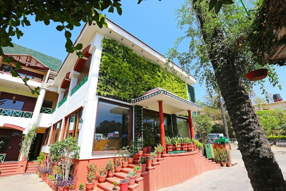 Фото Oyo 8600 Hotel Deepali Executive