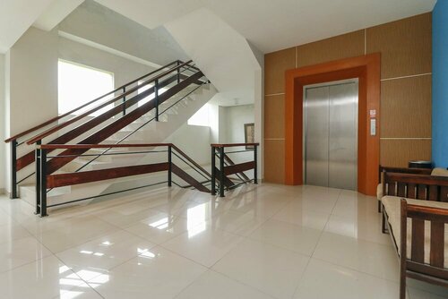 Гостиница RedDoorz Plus near Pantai Losari в Макасаре