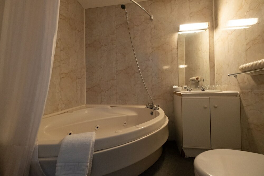 Фото Royal Lion Hotel