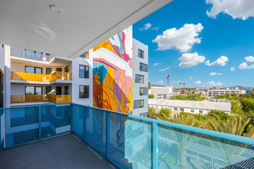 Фото Luxury Apartment in Hollywood