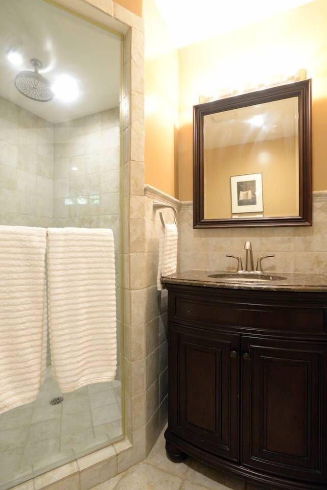 Фото Lux Suites in the Heart of Santa Monica