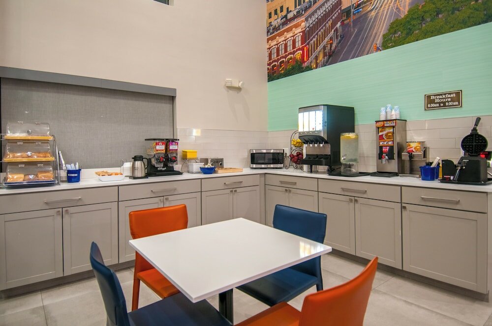 Фото Days Inn by Wyndham Suites San Antonio North/Stone Oak