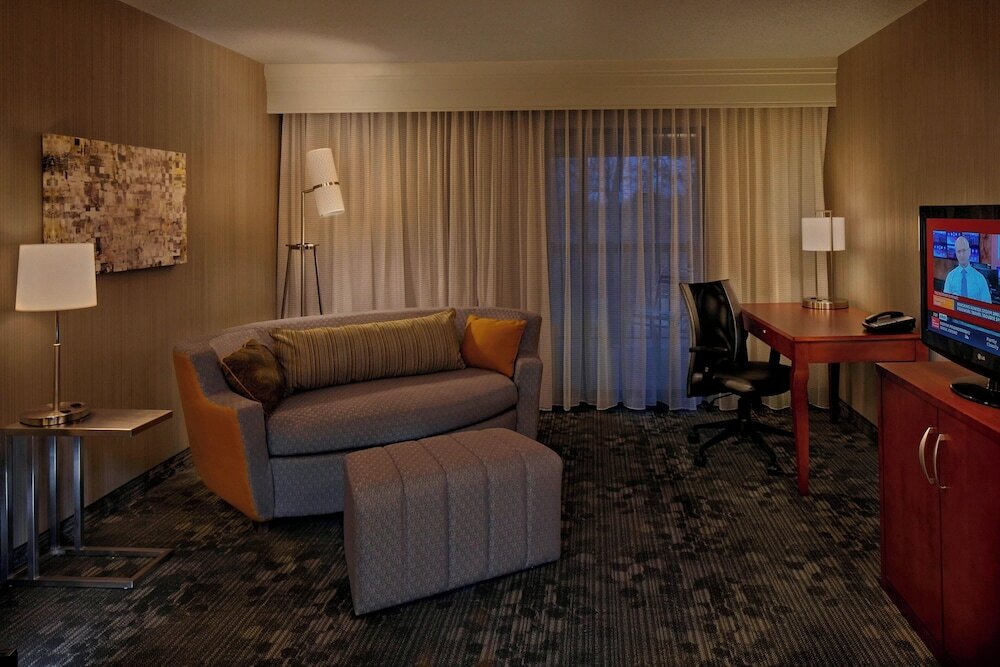 Фото Courtyard Marriott Providence Warwick