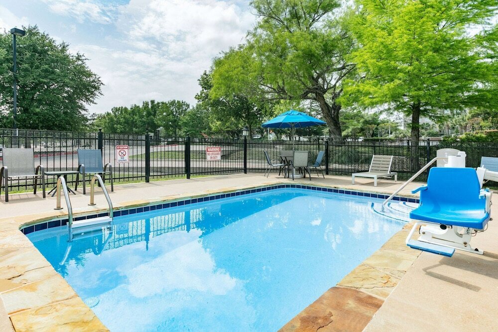 Фото Microtel Inn & Suites by Wyndham Austin Airport