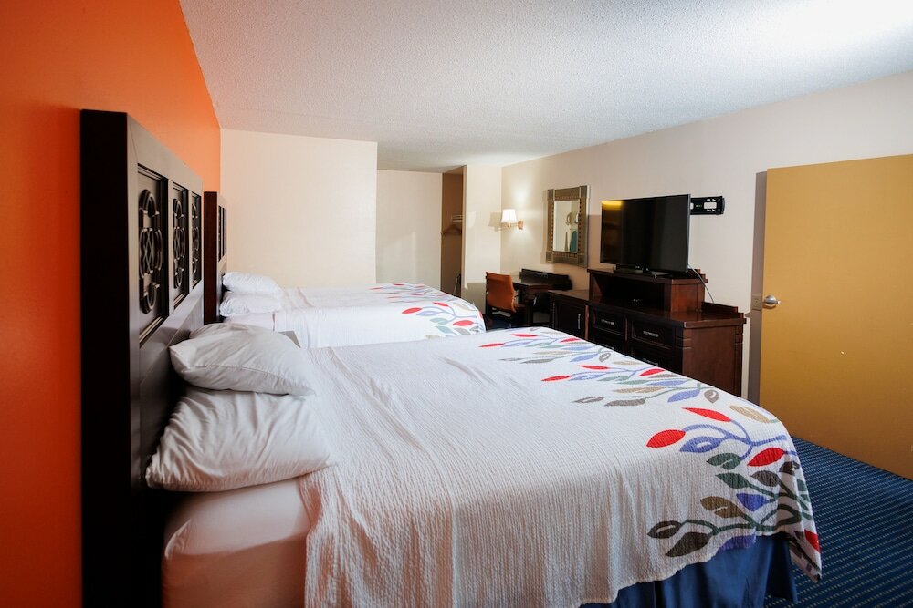 Фото Garnet Inn & Suites, Orlando