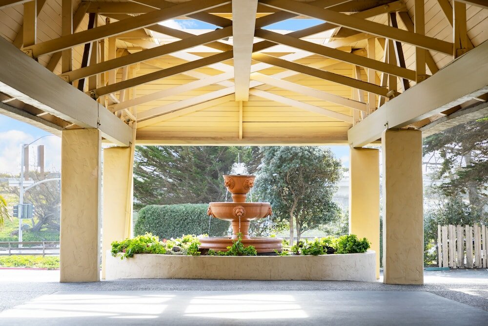 Фото Отель Monterey Beach
