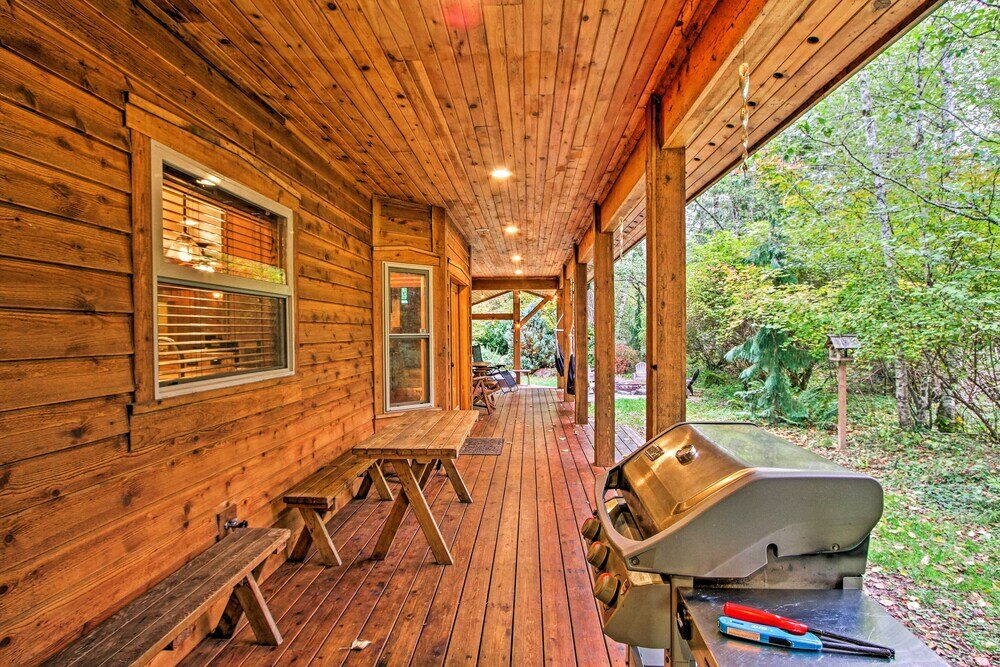 Фото Cabin + Studio: 5 Mi to Mt Rainier Nat'l Park