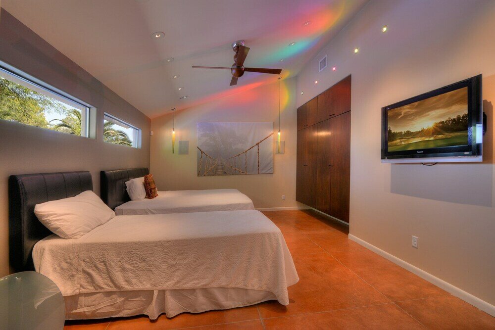 Фото Az Oasis! Heated Pool & SPA - Sport Court & Putting Greens Pool Table & Games!