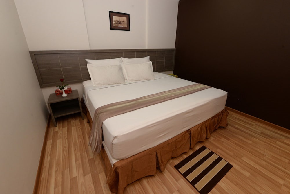 Фото Min Nandar Garden Hotel