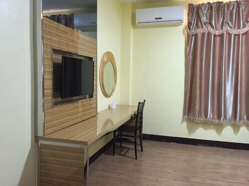 Гостиница Meaco Royal Hotel - Plaridel в Провинции Булакан