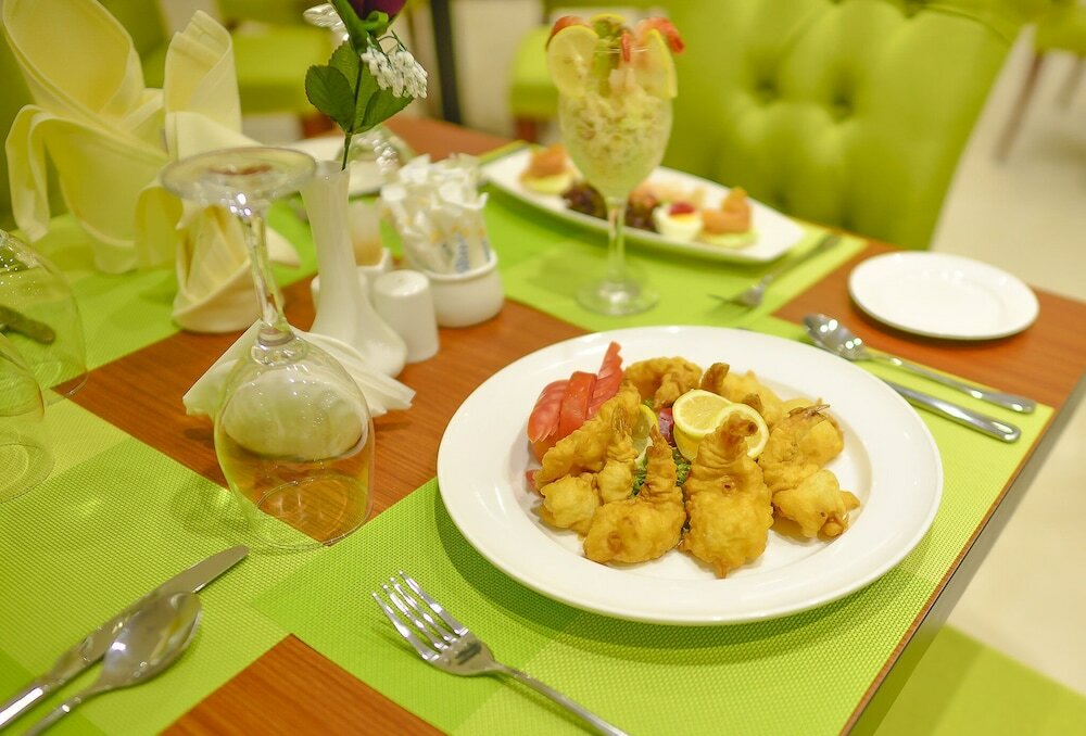 Фото Crown Town Hotel