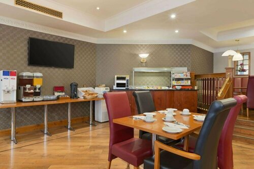 Гостиница Savera Hotel South Ruislip в Лондоне