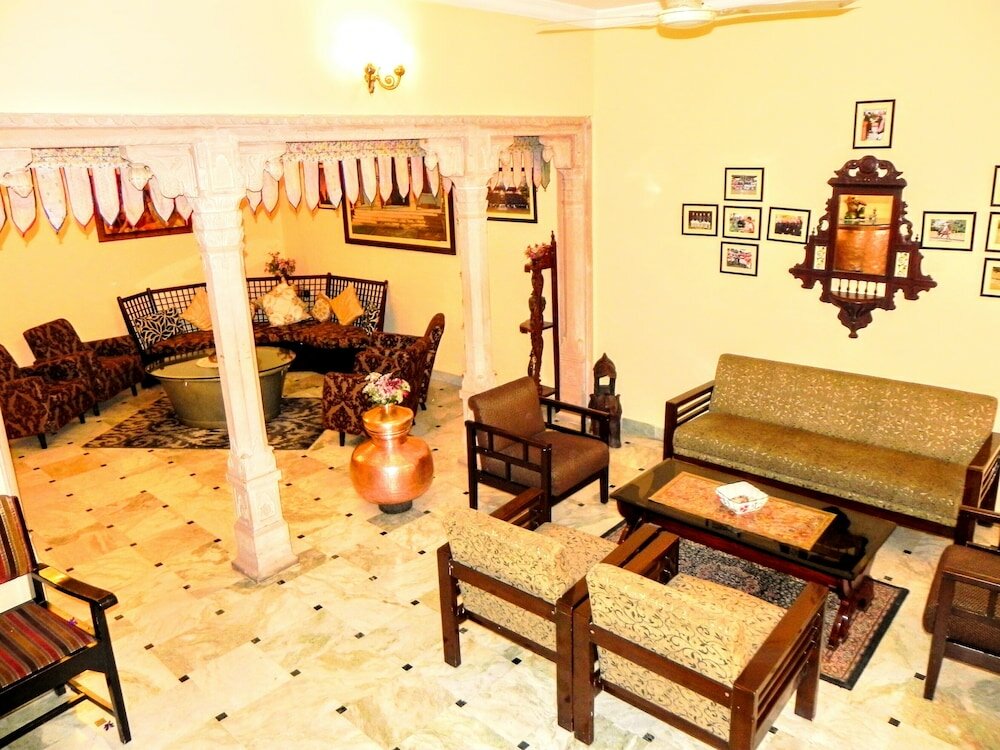 Фото Hotel Kishan Kunj