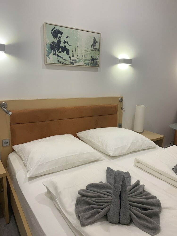 Фото Lovely Rooms Next to the Trainstation Wg