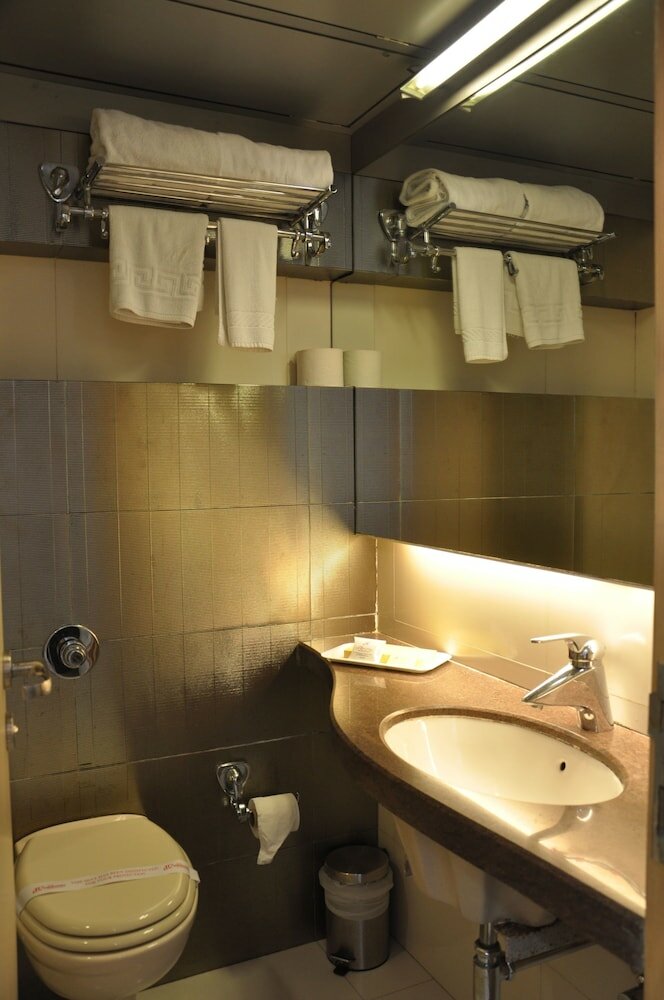 Фото Oriental Residency Hotel