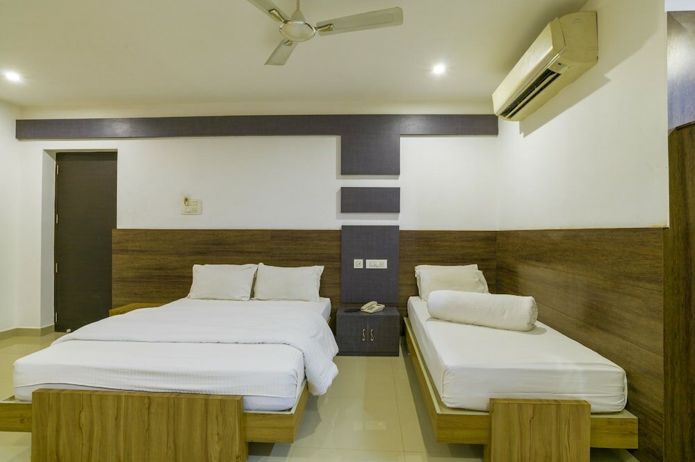 Фото Crescent Inn Navallur