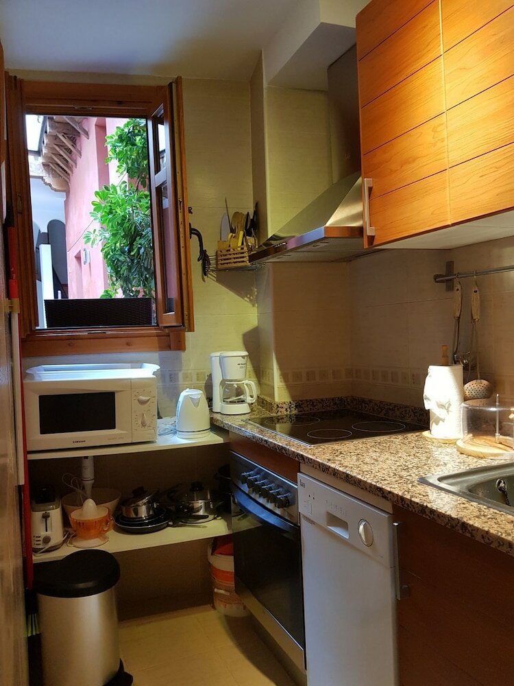 Фото Duplex University City Centre