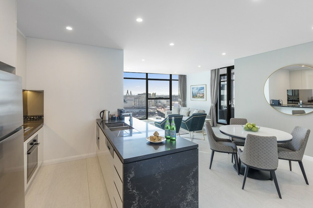 Фото Meriton Suites Sussex Street