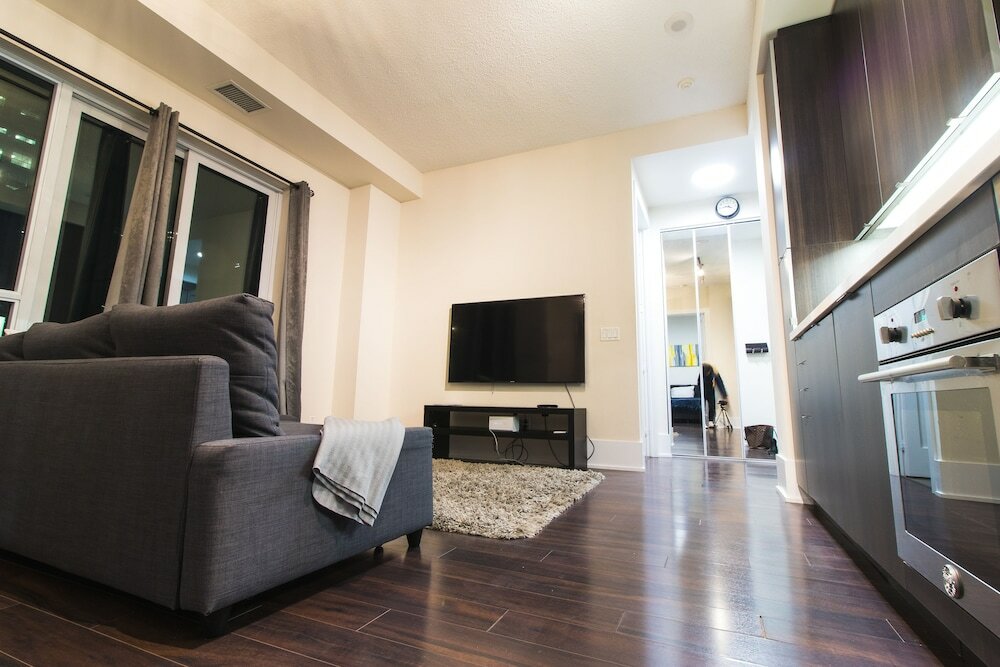 Фото Luxury One Bedroom by Rogers Centre