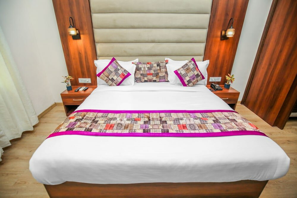 Фото Hotel Karan Residency