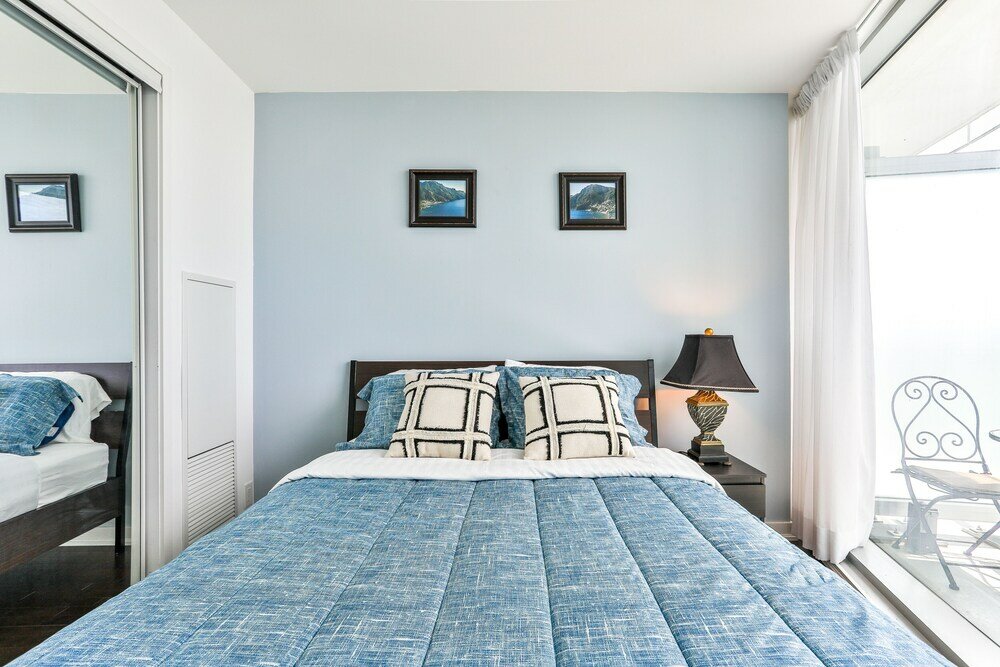 Фото Exquisite 55th Floor 2 Bed 2 Bath Parking