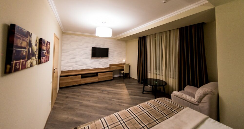 Фото Mon Ami Villa