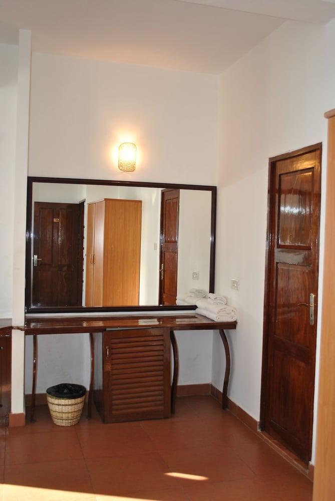 Фото Newton Neelakanta Boutique – Kovalam