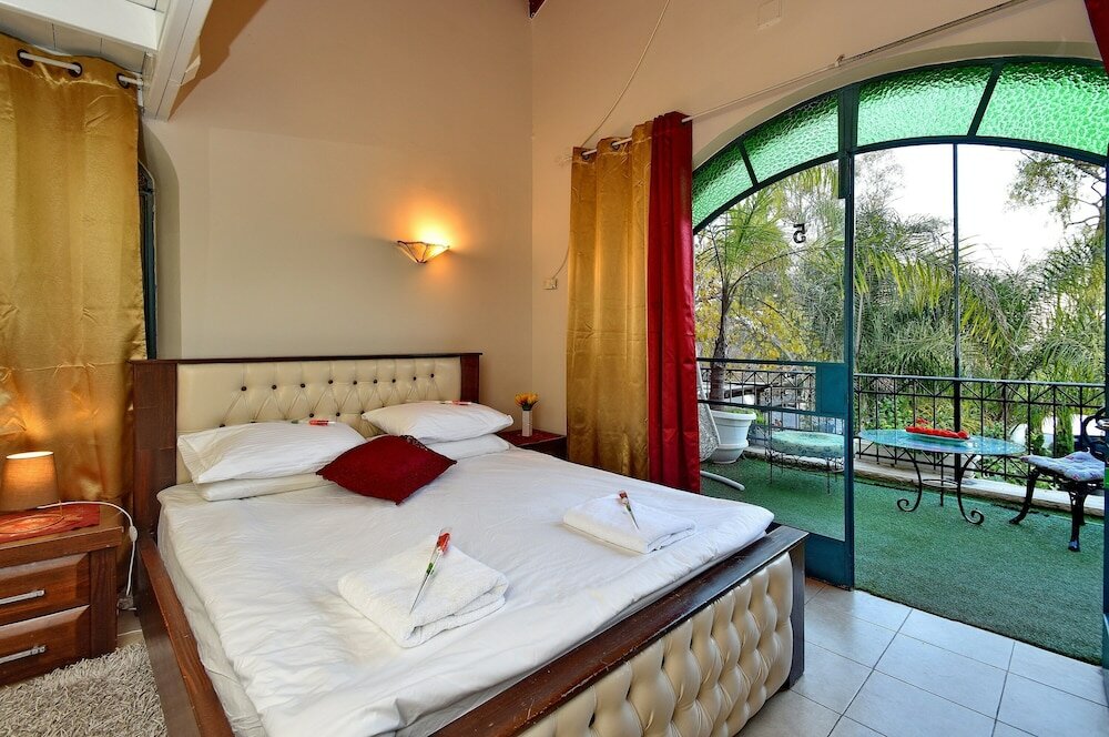 Фото Azulat Even Hen