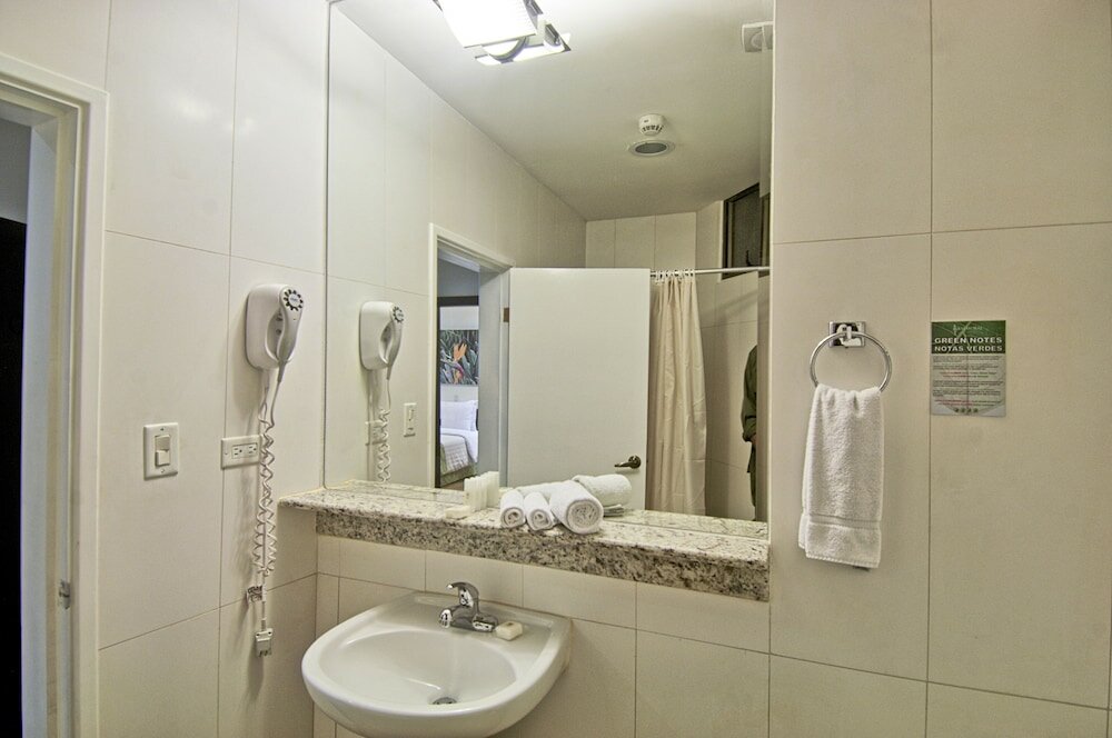 Фото Balmoral Suites