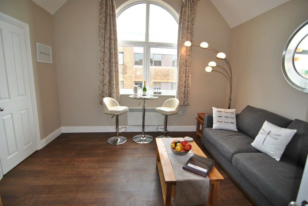 Фото Lord Raglan House