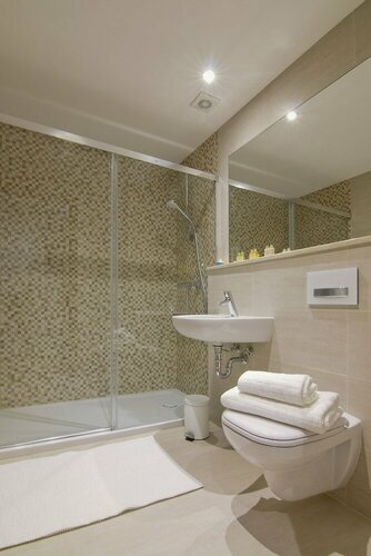 Гостиница Bentley Holiday Apartments - West One в Гибралтаре