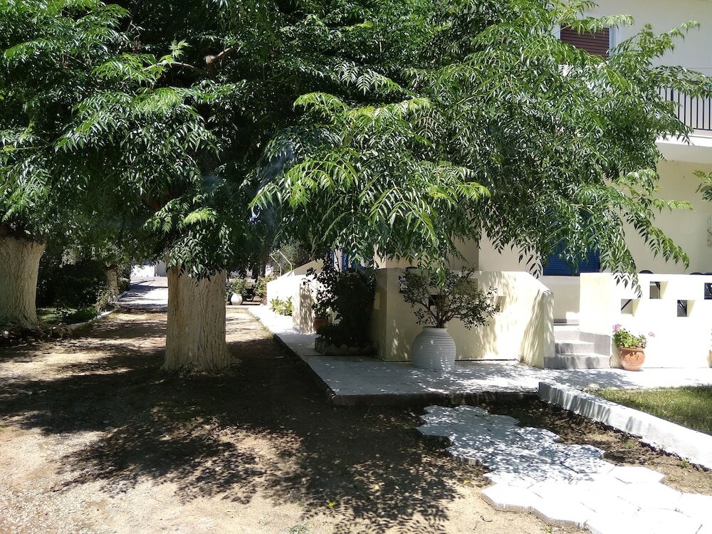 Фото Sarantakis Apartments