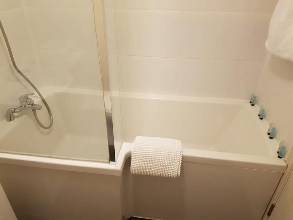 Фото The Old Bell Hotel