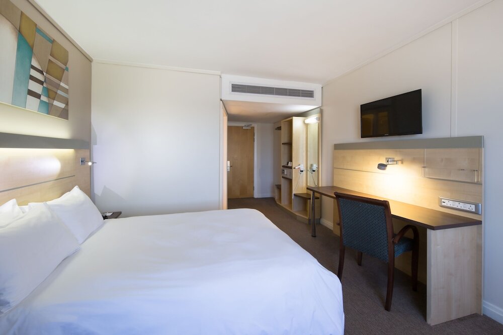 Фото Holiday Inn Express Sandton Woodmead, an Ihg Hotel