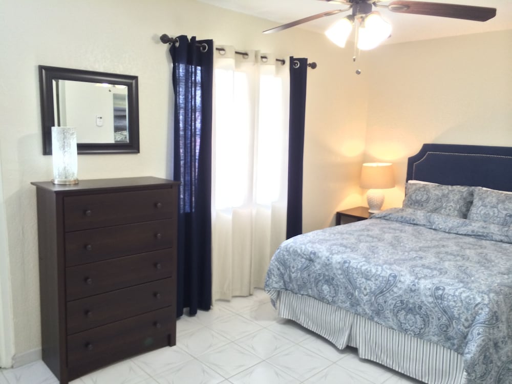 Фото Hollywood by the Sea Hotel