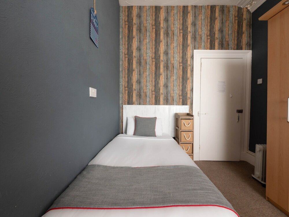 Фото Oyo Pier Hotel Rhyl