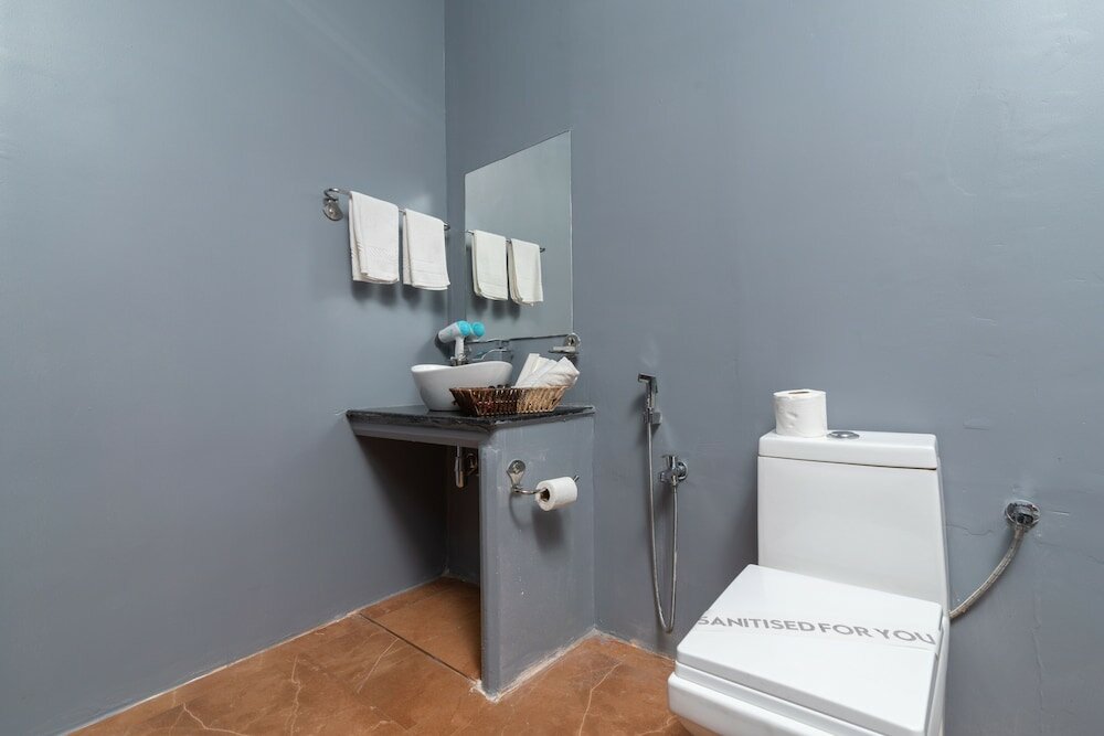 Фото Amadi Beach Front Resort