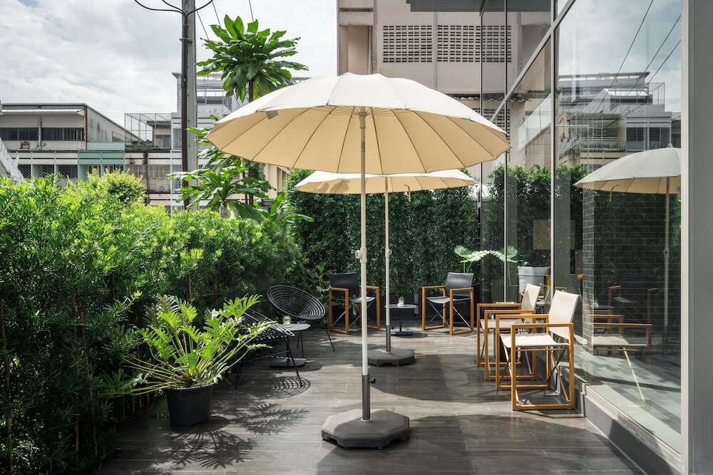 Фото Seekers Finders Rama IV Hotel, SureStay Collection by BW