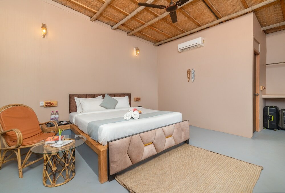 Фото Amadi Beach Front Resort