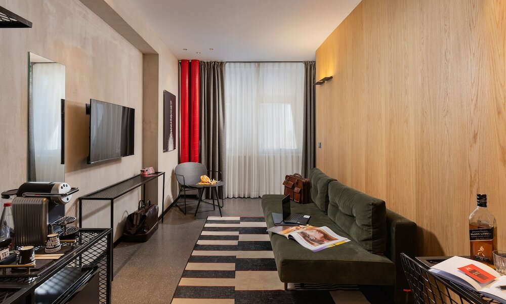 Фото Brown Brut Seafront Hotel