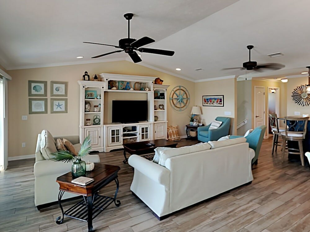 Фото Breezy Blue Cottage