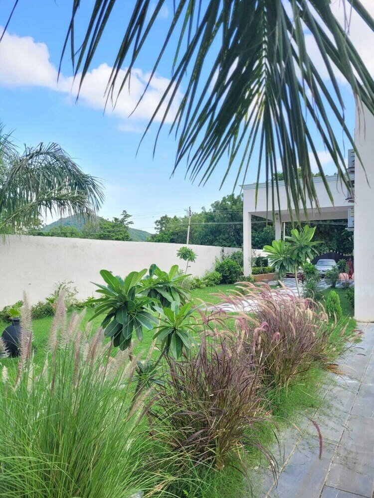 Фото Hotel Suryauday