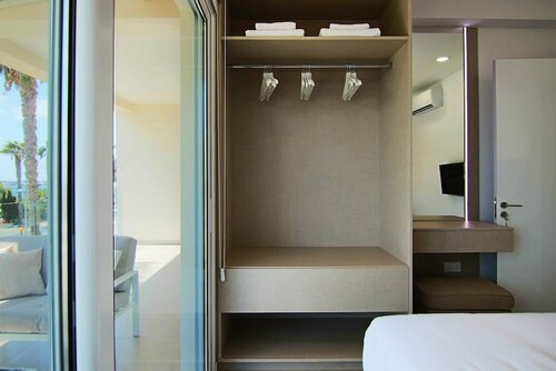 Апартаменты Phaedrus Living: Seaview Luxury Flat Limnaria 114 в Пафосе