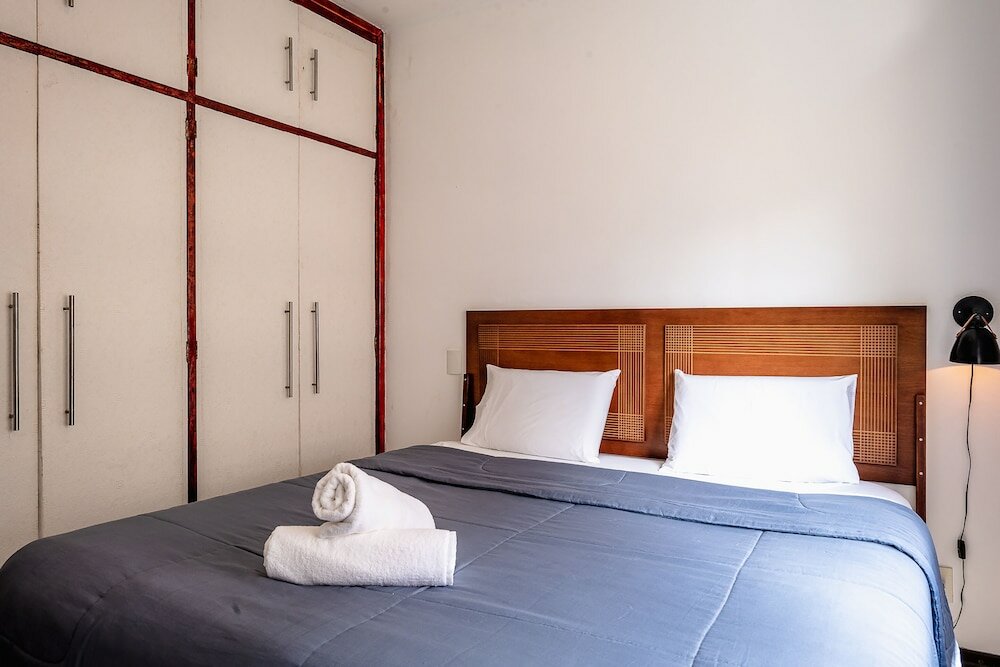 Фото Ape tamanho família com garagem