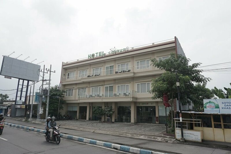 Гостиница Cahaya 3 Hotel Near Juanda Airport